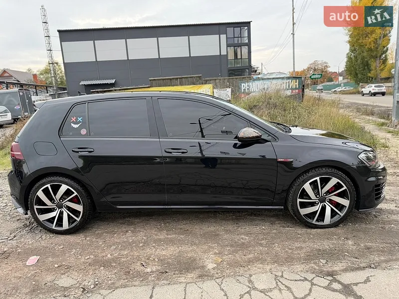 Volkswagen Golf GTI