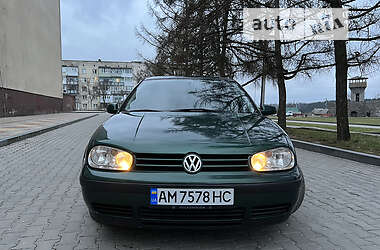 Хэтчбек Volkswagen Golf IV 1998 в Киеве