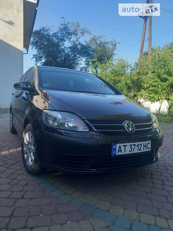 Хэтчбек Volkswagen Golf Plus 2006 в Надворной