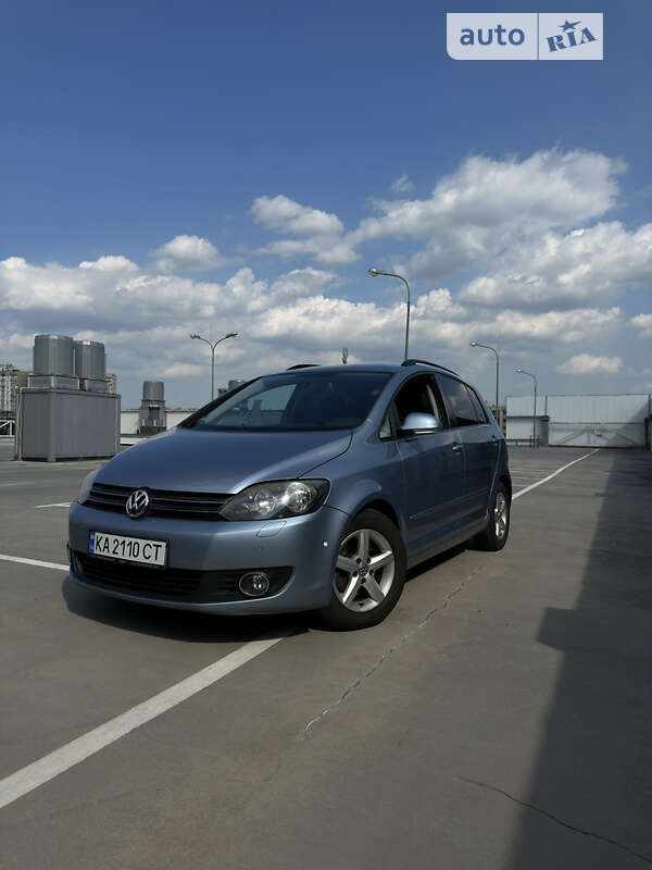 Хэтчбек Volkswagen Golf Plus 2010 в Киеве