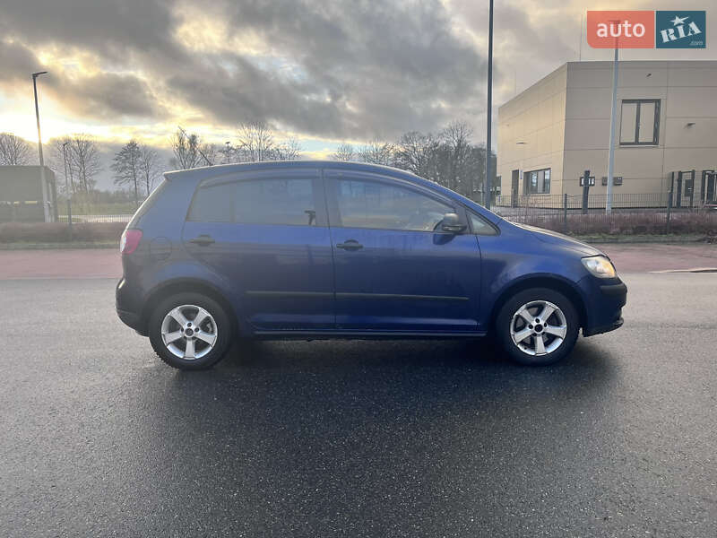 Хетчбек Volkswagen Golf Plus 2008 в 