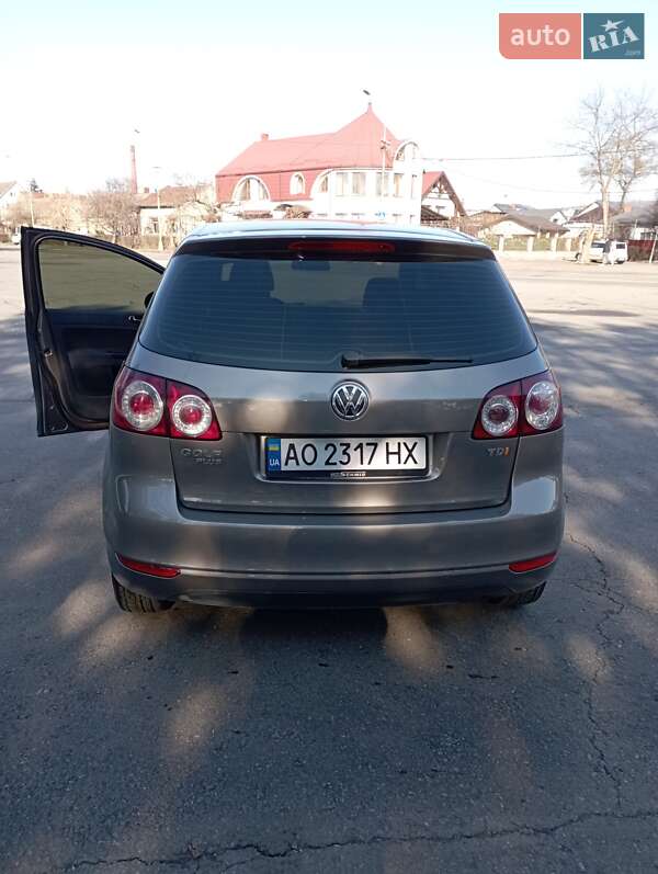 Хетчбек Volkswagen Golf Plus 2010 в Ужгороді