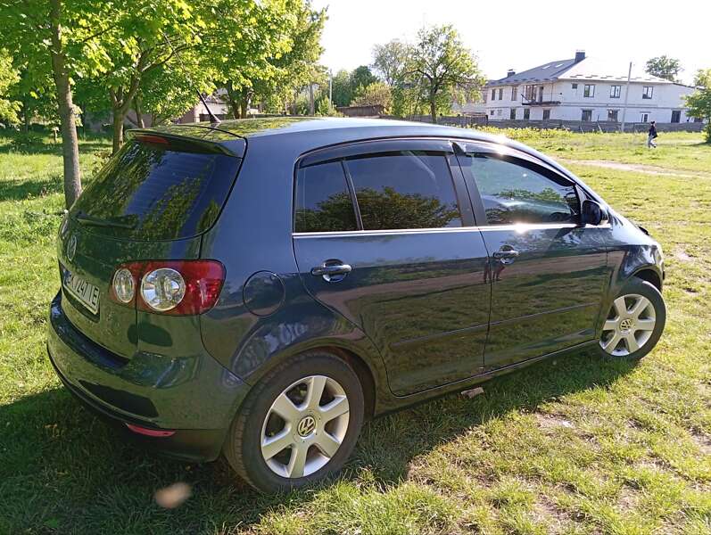 Хетчбек Volkswagen Golf Plus 2007 в Сарнах