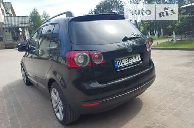 Хэтчбек Volkswagen Golf Plus 2007 в Новояворовске