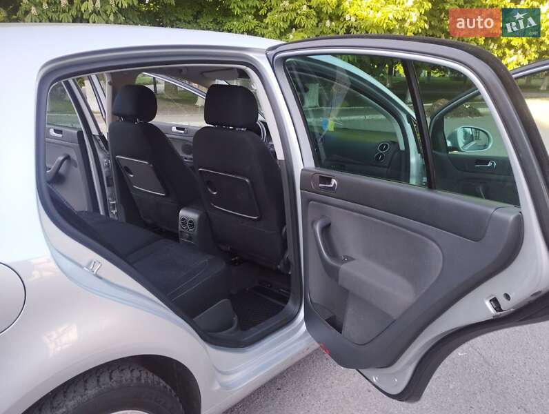 Хэтчбек Volkswagen Golf Plus 2005 в Ромнах