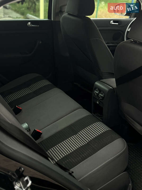 Хетчбек Volkswagen Golf Plus 2007 в Дніпрі