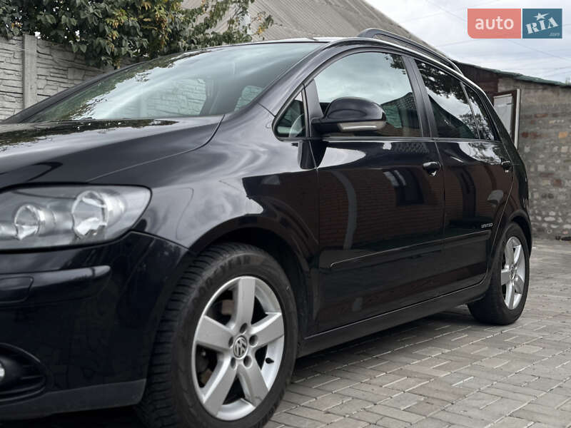 Хетчбек Volkswagen Golf Plus 2007 в Дніпрі