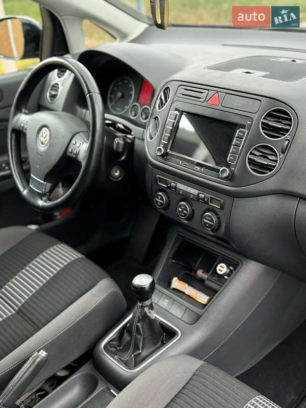 Хетчбек Volkswagen Golf Plus 2007 в Дніпрі