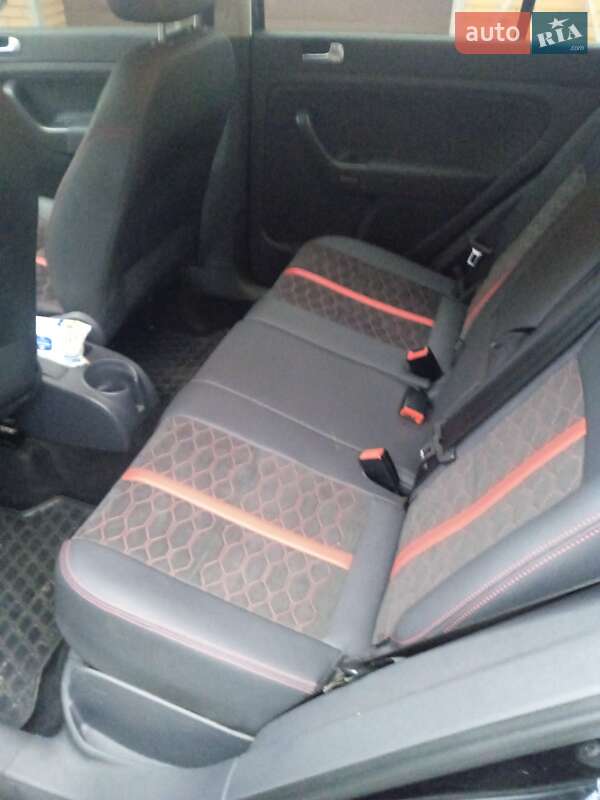 Хетчбек Volkswagen Golf Plus 2008 в 