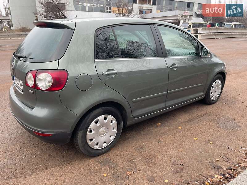 Хетчбек Volkswagen Golf Plus 2005 в Черкасах фото 6 Хетчбек Volkswagen Golf Plus 2005 в Черкасах
