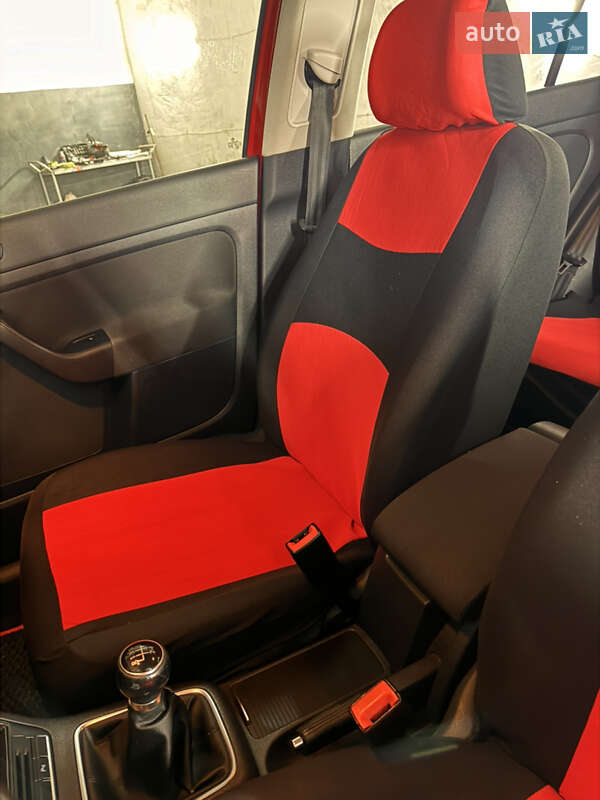 Хэтчбек Volkswagen Golf Plus 2011 в Владимире