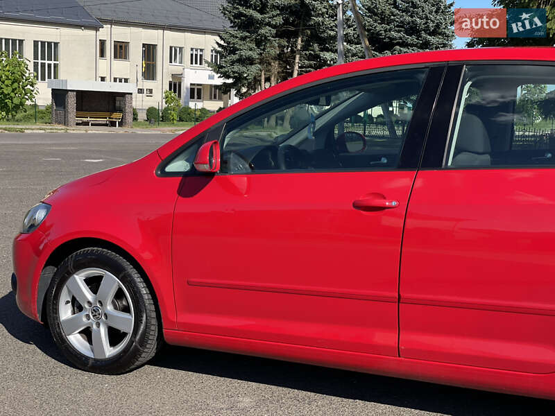 Хэтчбек Volkswagen Golf Plus 2011 в Владимире