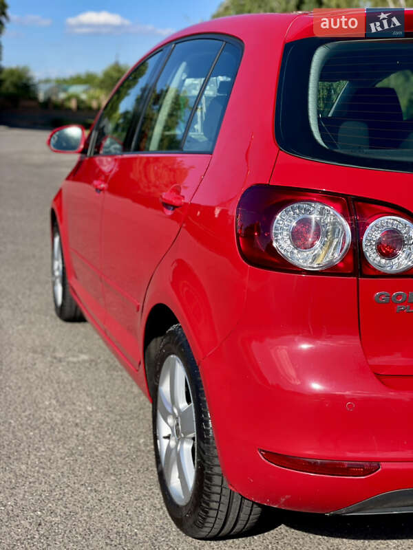 Хэтчбек Volkswagen Golf Plus 2011 в Владимире