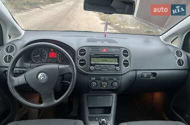 Хэтчбек Volkswagen Golf Plus 2008 в Новых Санжарах