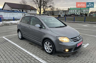 Хэтчбек Volkswagen Golf Plus 2009 в Нововолынске