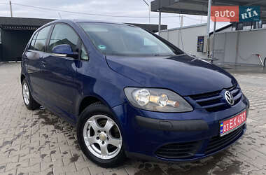 Хэтчбек Volkswagen Golf Plus 2005 в Нововолынске