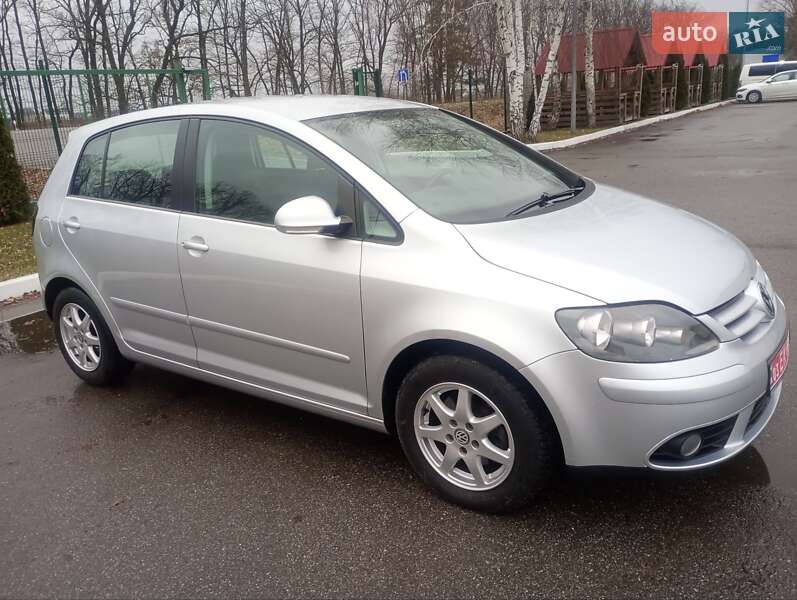 Хэтчбек Volkswagen Golf Plus 2008 в Киеве