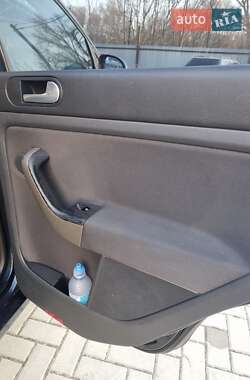 Хетчбек Volkswagen Golf Plus 2005 в 