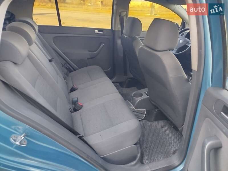 Хэтчбек Volkswagen Golf Plus 2006 в Корсуне-Шевченковском