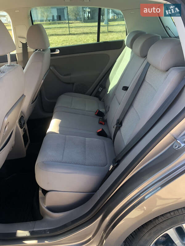 Хетчбек Volkswagen Golf Plus 2009 в Коростені