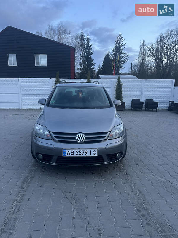 Хетчбек Volkswagen Golf Plus 2008 в 