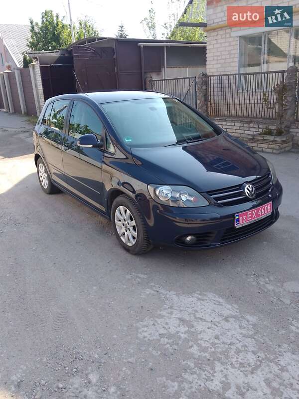 Хетчбек Volkswagen Golf Plus 2007 в 