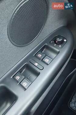 Хетчбек Volkswagen Golf Plus 2009 в 
