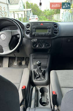 Хэтчбек Volkswagen Golf Plus 2005 в 