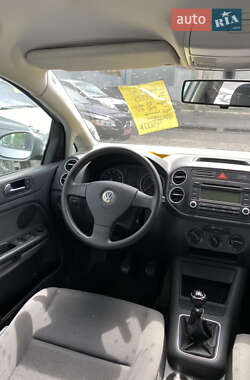 Хэтчбек Volkswagen Golf Plus 2005 в 
