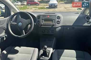 Хэтчбек Volkswagen Golf Plus 2005 в 