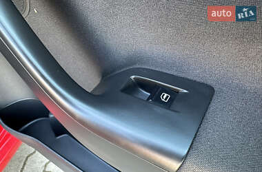 Хетчбек Volkswagen Golf Plus 2012 в 