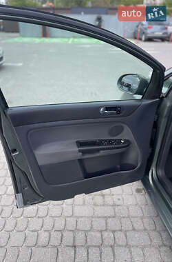 Хэтчбек Volkswagen Golf Plus 2005 в 