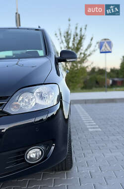 Хетчбек Volkswagen Golf Plus 2010 в 