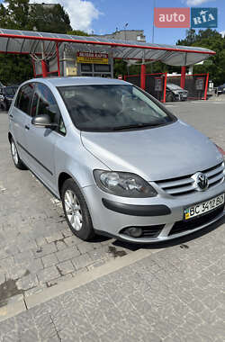 Хэтчбек Volkswagen Golf Plus 2008 в Новояворовске