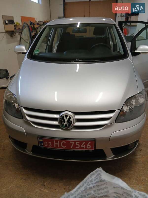 Хетчбек Volkswagen Golf Plus 2007 в 