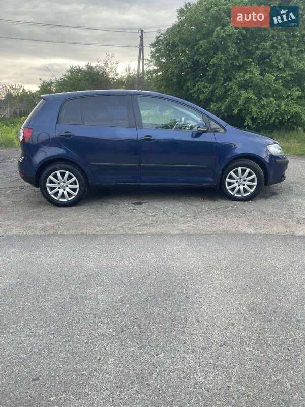 Хетчбек Volkswagen Golf Plus 2007 в Новояворівську