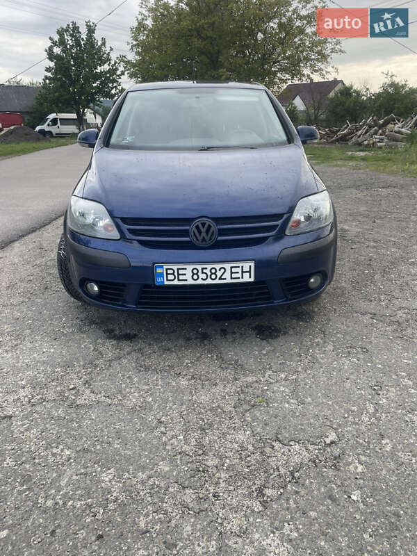 Хетчбек Volkswagen Golf Plus 2007 в Новояворівську