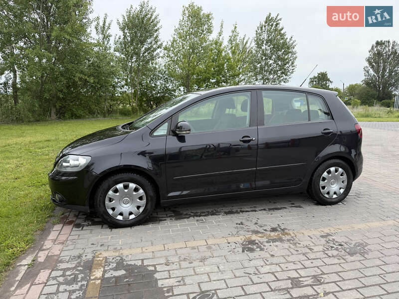 Хэтчбек Volkswagen Golf Plus 2006 в Нововолынске