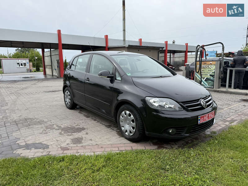 Хэтчбек Volkswagen Golf Plus 2006 в Нововолынске