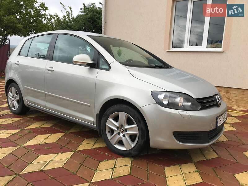 Хэтчбек Volkswagen Golf Plus 2010 в 