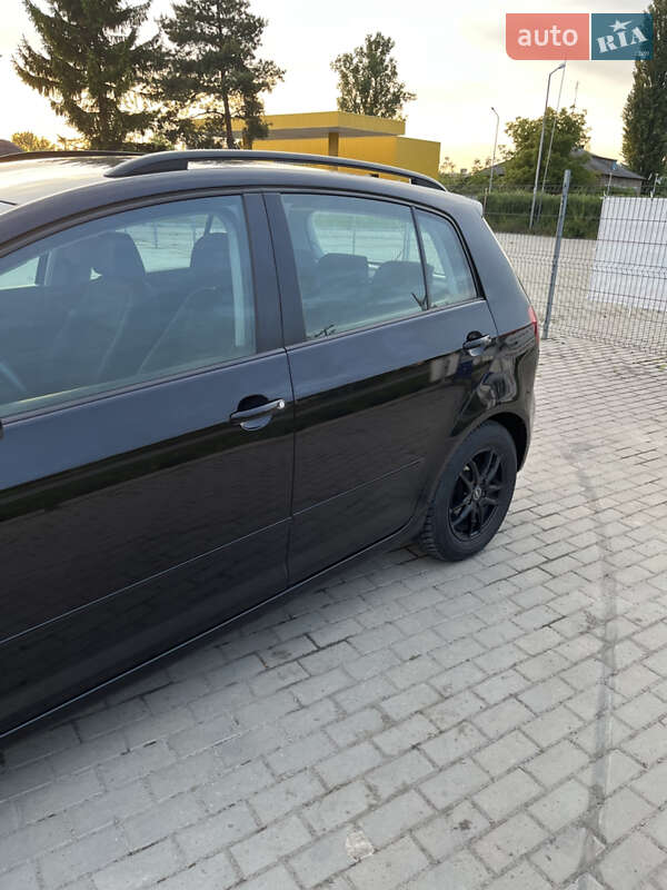 Хетчбек Volkswagen Golf Plus 2010 в Нововолинську