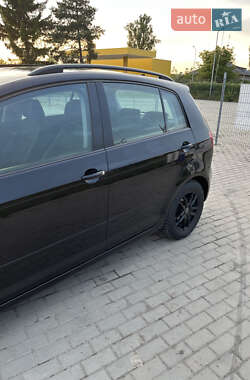 Хэтчбек Volkswagen Golf Plus 2010 в 