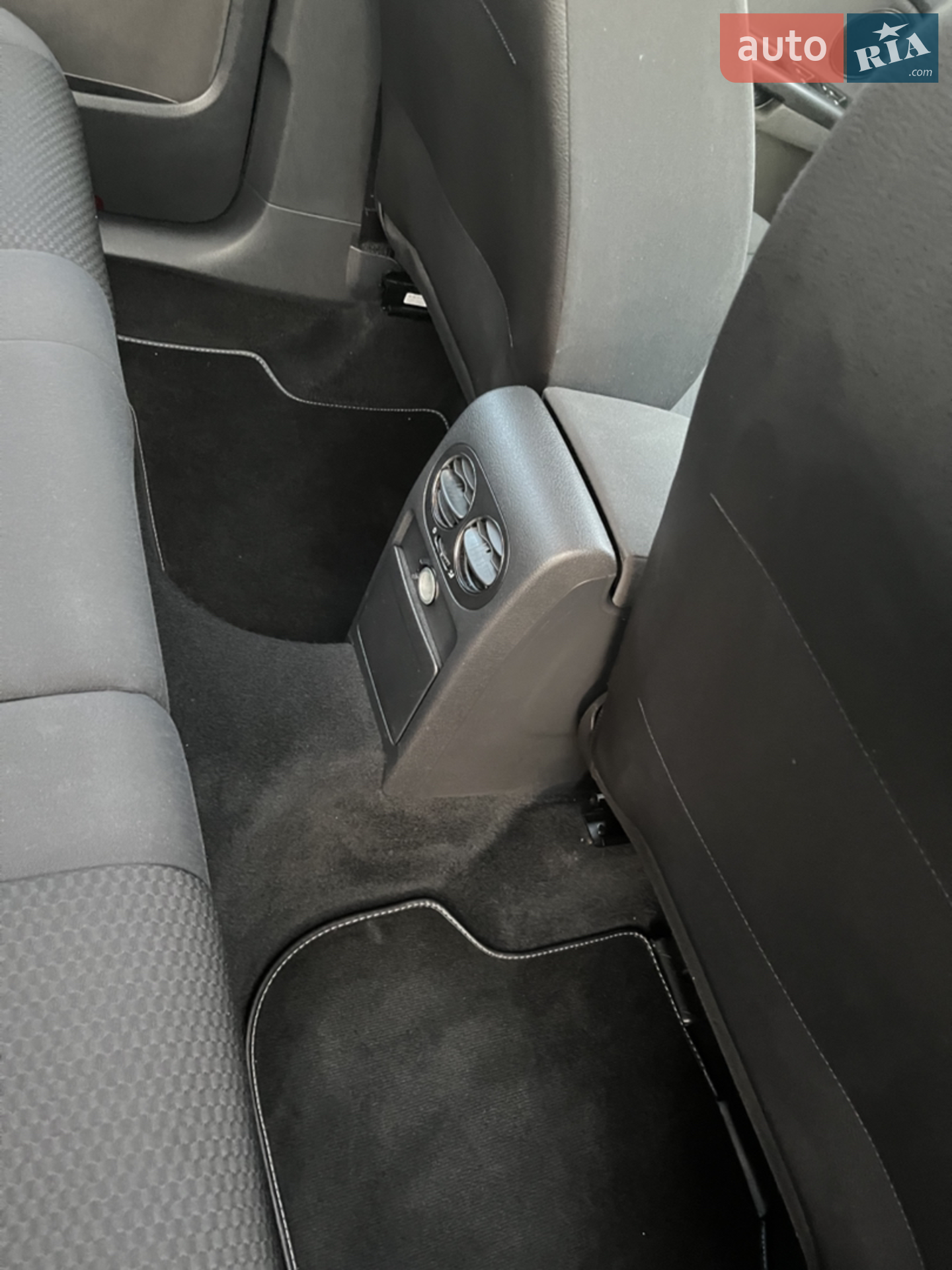 2010 Volkswagen Golf Plus - мініатюра 38