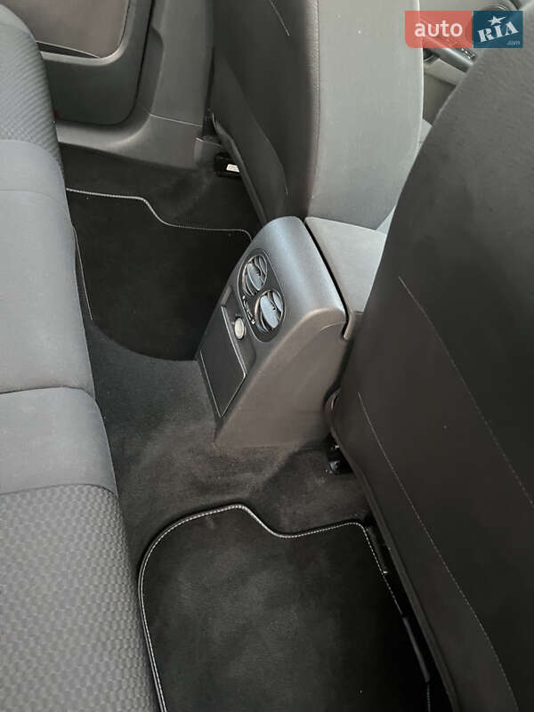 Хетчбек Volkswagen Golf Plus 2010 в Нововолинську