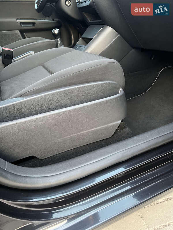 Хетчбек Volkswagen Golf Plus 2010 в Нововолинську