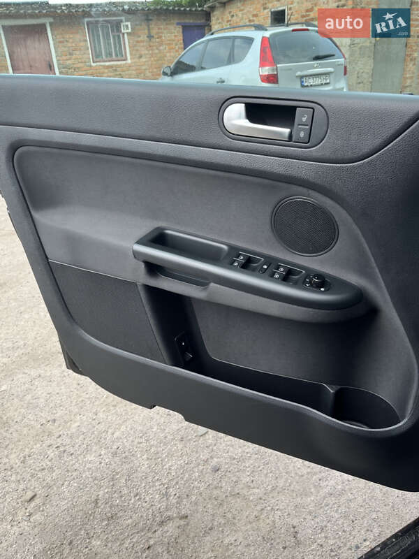 Хетчбек Volkswagen Golf Plus 2010 в Нововолинську