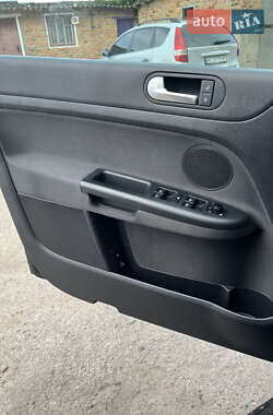 Хэтчбек Volkswagen Golf Plus 2010 в 