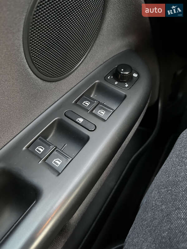 Хетчбек Volkswagen Golf Plus 2010 в Нововолинську