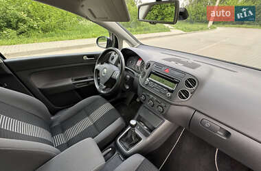 Хэтчбек Volkswagen Golf Plus 2009 в 