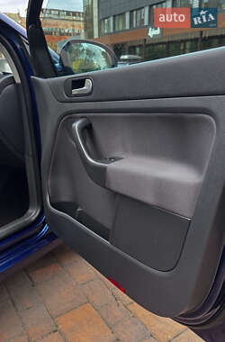 Хэтчбек Volkswagen Golf Plus 2005 в 